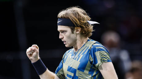 Rublev edges past Medvedev in ATP Finals thriller (VIDEO)