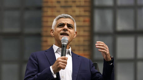 London mayor calls for censorship