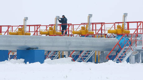 Gazprom threatens cut-off over Ukrainian theft