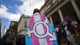 Blaue Staaten verbünden sich wegen des Transgender-Gesetzes gegen Indiana