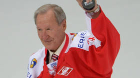 Russia mourns death of hockey icon