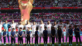 Los jugadores de Irán cantan el himno antes de la dramática victoria en la Copa del Mundo