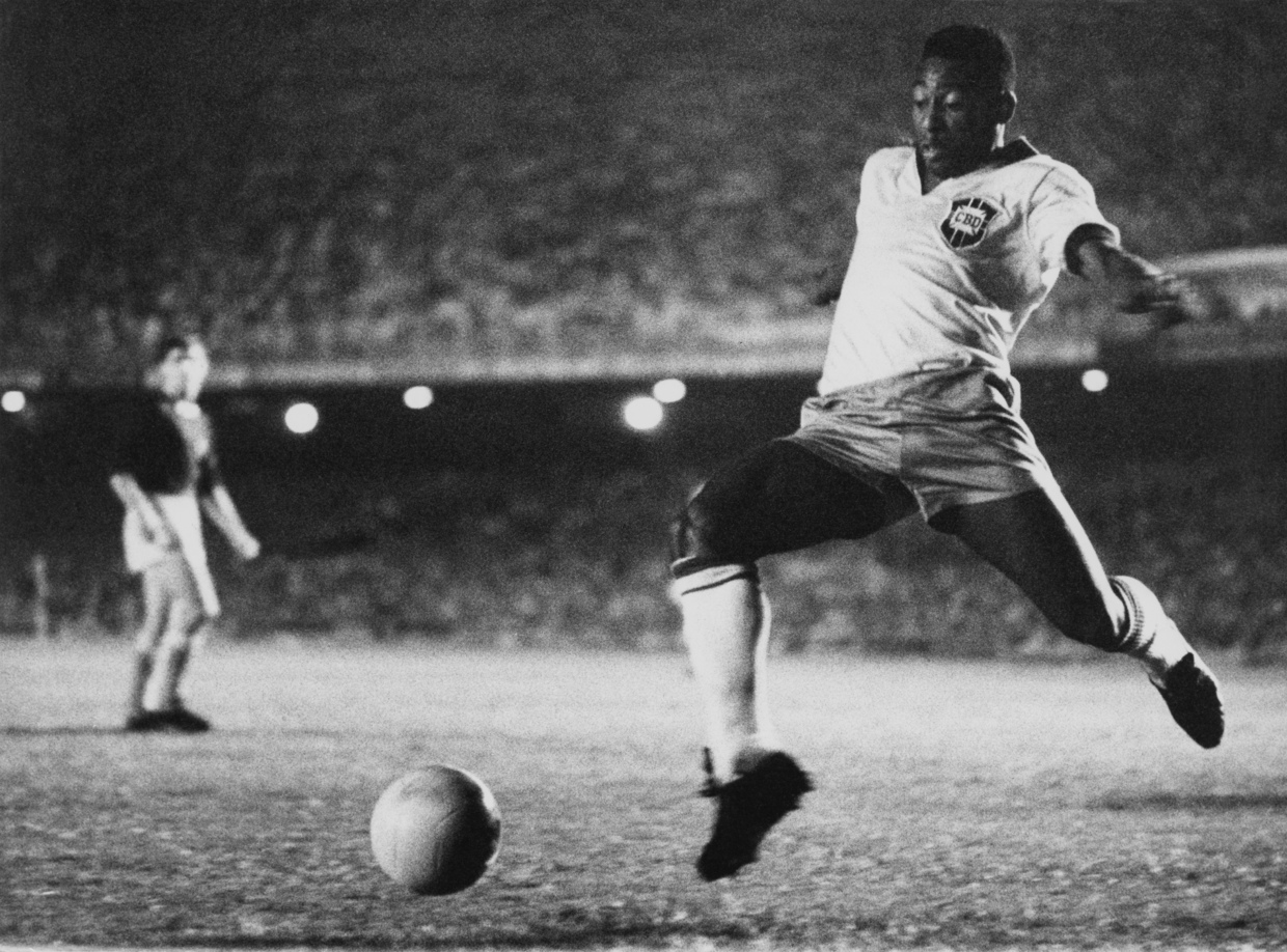 The King of Football:The Rise and Legacy of Pelé: Uncovering the Phenomenal  Journey of Pelé: From the Slums of Brazil to the World Stage, the