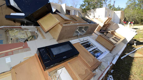 Mother and child killed after tornadoes hit US South