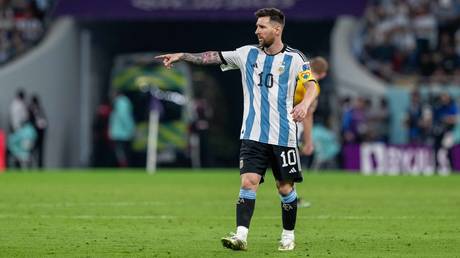 Messi names World Cup threats ahead of Dutch test