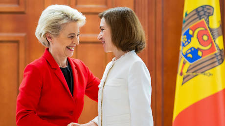 FILE PHOTO. European Commission President Ursula von der Leyen and Moldova's President Maia Sandu.