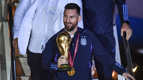 Messi overtakes egg to set social media record