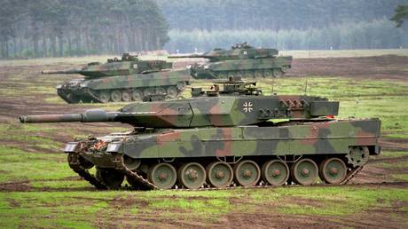 FILE PHOTO: Leopard 2.
