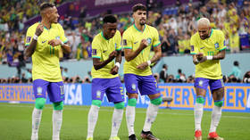 Brazil manager responds to anger after World Cup dancing — RT Sport News