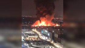 Fire engulfs major shopping mall outside Moscow (VIDEOS)