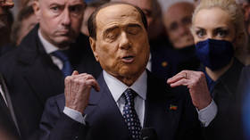 Berlusconi promises footballers ‘bus full of prostitutes’ (VIDEO)