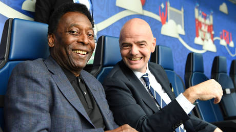 FIFA boss outlines plans for Pele tribute (VIDEO)