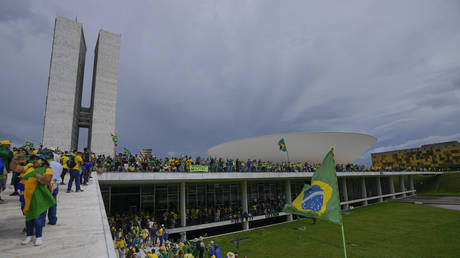 Bolsonaro supporters storm three branches of power in Brazil (VIDEOS)