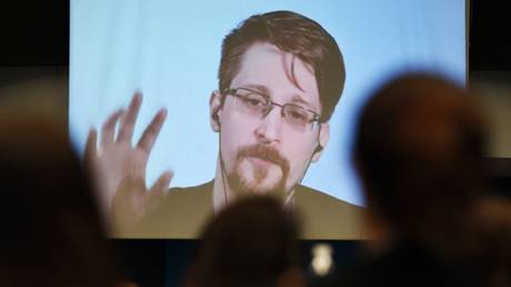 Snowden reveals ‘real scandal’ around Biden docs