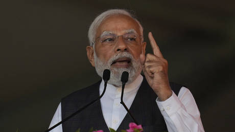 Narendra Modi speaks at a rally in Mumbai, India, January 19, 2023