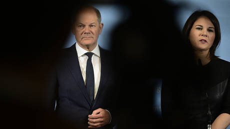 German Chancellor Olaf Scholz and German Foreign Minister Annalena Baerbock at a press event in Brandenburg an der Havel, Germany, January 17, 2023.