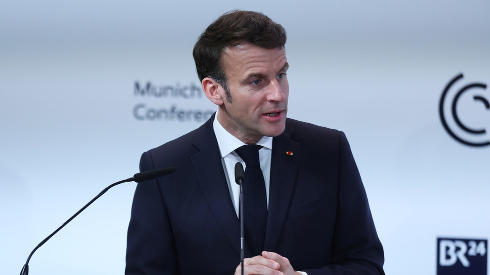 Macron opposes regime change in Russia — RT World Information
