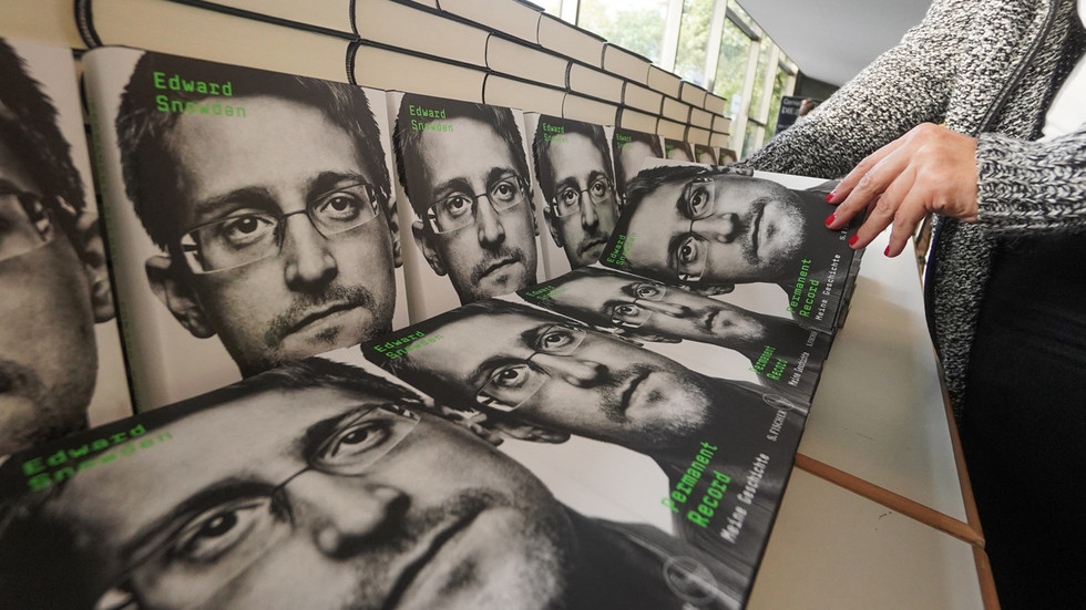 Seymour Hersh shares opinion on Edward Snowden — RT World Information