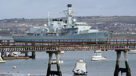 British sailors hospitalized after water contaminated