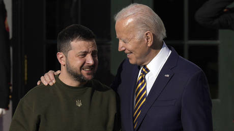 FILE PHOTO. U.S. President Joe Biden (R) welcomes President of Ukraine Volodymyr Zelensky to the White House on December 21, 2022 in Washington, DC.