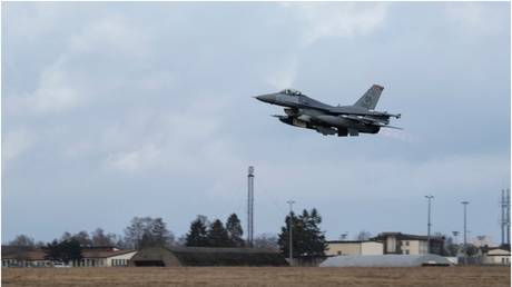 FILE PHOTO: A US Air Force F-16 fighter jet takes off from Spangdahlem Air Base, Germany, February 11, 2022.