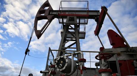 Russian oil industry thriving under Western sanctions – Bloomberg