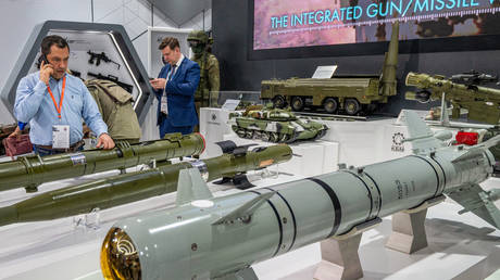 Russia shows ‘battle-tested’ weapons at defense expo