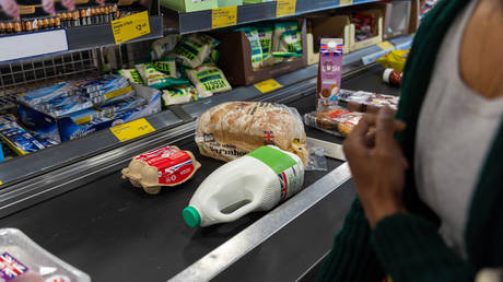 Food costs in Britain jump 17%