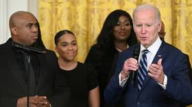 Biden calls himself ‘white but not stupid’
