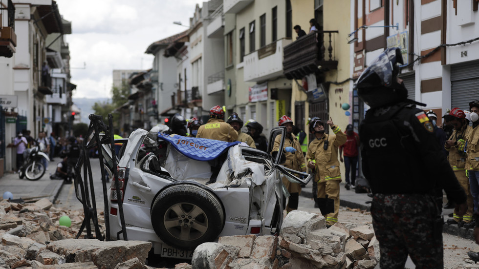 Fatal earthquake hits Ecuador — RT World News