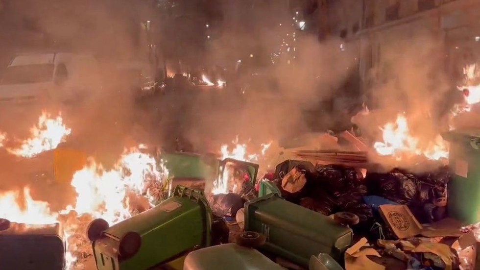 Violent protests grip France