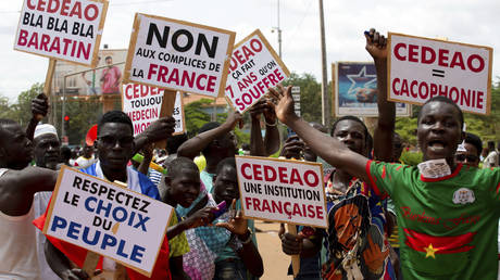 FILE PHOTO: Anti-French protest in the streets of Ouagadougou, Burkina Faso, October 4, 2022