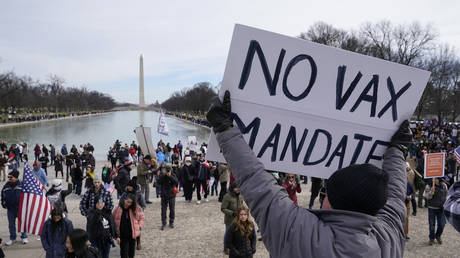 Protesters gather for a rally against Covid-19 vaccine mandates in front of the Lincoln Memorial in Washington, DC, January 23, 2022