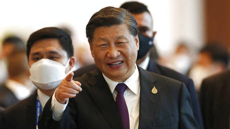 Chinese President Xi Jinping gestures after the 29th APEC Economic Leaders' Meeting (AELM) during the APEC Summit in Bangkok, Thailand Friday, Nov. 18, 2022.