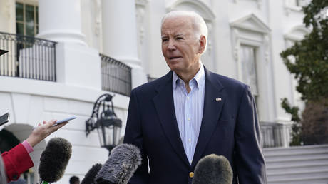 Biden rejects call to expel Russians