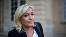 Le Pen calls on French PM to resign