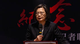 Taiwan leader challenges China over US visit