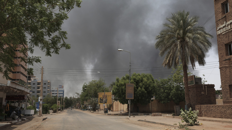 https://www.rt.com/information/574814-sudan-rsf-army-clashes-casualties/Dozens killed in Sudan army clashes