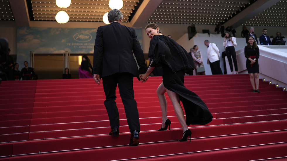 https://www.rt.com/information/575220-france-cannes-festival-union-protest-reform/French union threatens to drag plug on iconic occasions