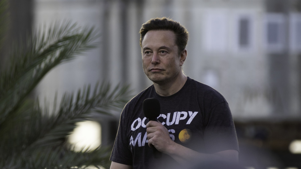 Musk claims he donated 0 million to Ukraine