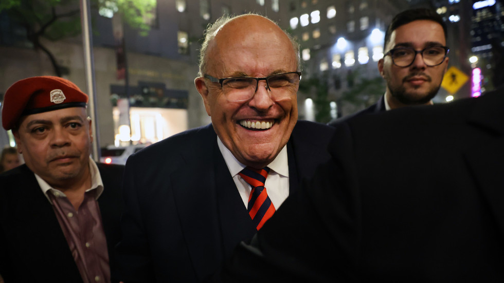https://www.rt.com/information/575548-giuliani-vote-rigging-immigrants-mayor/Giuliani divulges vote-rigging secrets and techniques of NYC