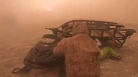 Scientists caught in massive ashfall (VIDEO) 