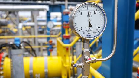 The pressure indicator in the raw gas measuring lines at the Amur Gas Processing Plant.