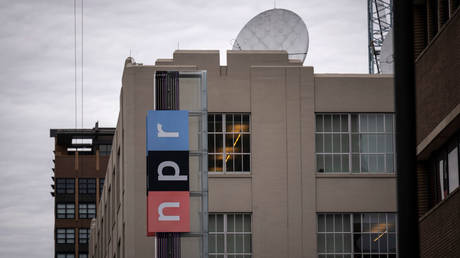 US media outlet quits Twitter over label