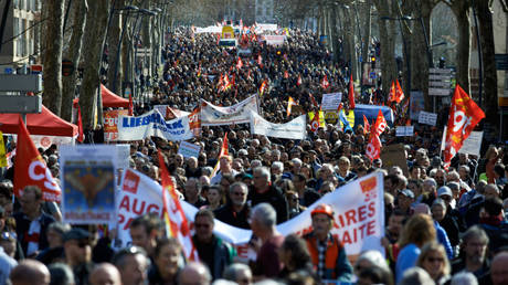 French energy giant reveals strike-related losses