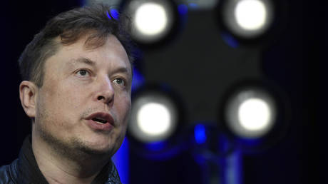 US government could read Twitter users DM's – Musk