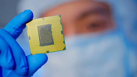 Taiwan’s exports plunge amid weak micro-chip demand