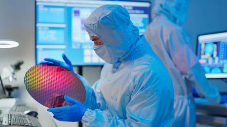 Germany mulls ban on exporting chip-making materials to China