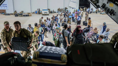 US helps some citizens flee Sudan