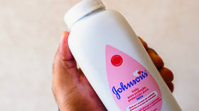Johnson & Johnson agrees to record payout for talc cancer cases